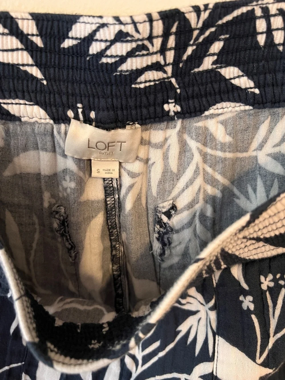 LOFT Navy and White Floral Print Cotton Pull On Shorts | Size S